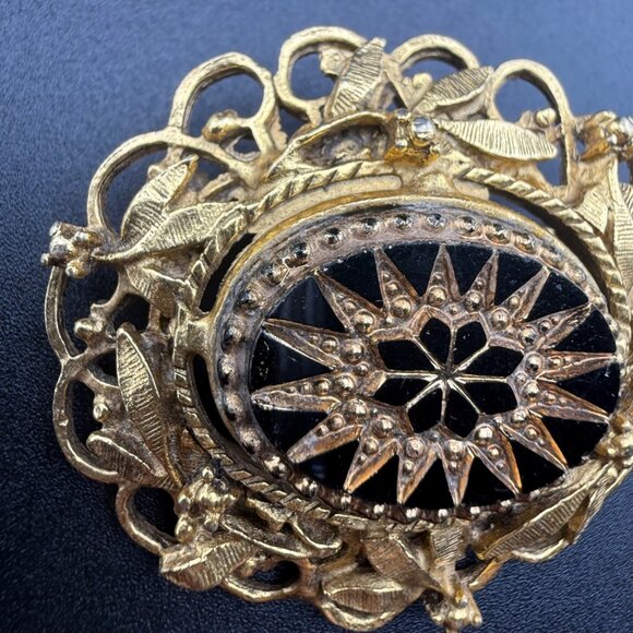 Vintage Gold-Tone Filigree Starburst Brooch Ornate Black Centerpiece Decorative‎ - Picture 2 of 6
